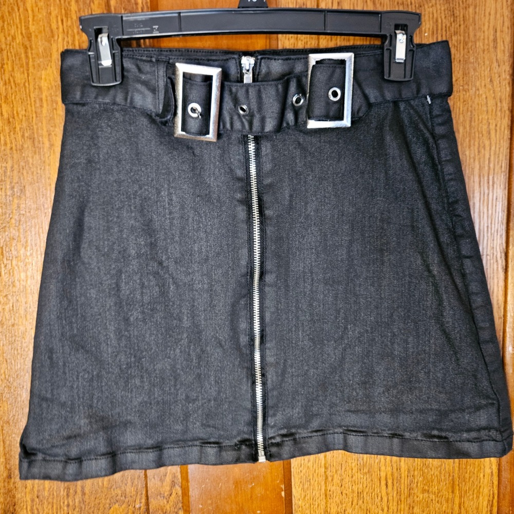 Amp Mini Skirt Women Size Medium Black Coated Denim Buckle Belt Front Zip Edgy